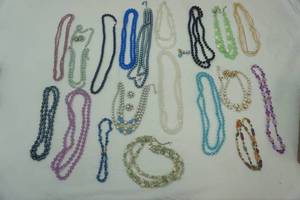 lot 48 image: Beaded Jewelry Lot