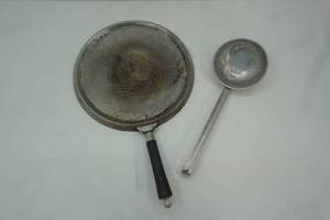 lot 73 image: Vintage Speedy-Clean Pan and Ladle