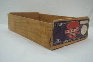 lot 75 image: Vintage Grapes Box 20x12x6