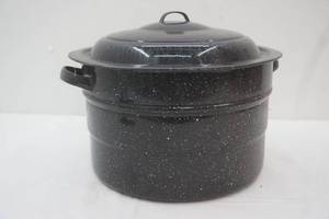 lot 84 image: Vintage Graniteware Canning Pot (does have holes)
