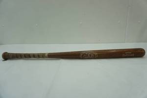 lot 91 image: vintage Hillerich & Bradsby Co. Softball Bat