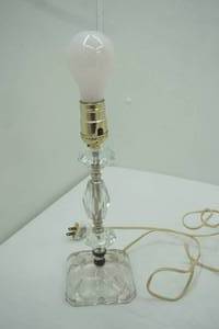 lot 99 image: Vintage Glass Table Lamp (14 tall with bulb)