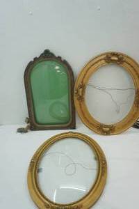 lot 103 image: (3ct) Antique Picture Frames (2 WITH GLASS 1 NO GLASS)