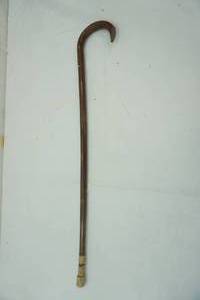 lot 107 image: Vintage Wooden Cane