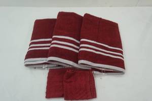lot 115 image: 3 Bath Towels & 2 Wash Rags
