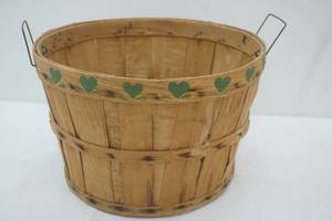 lot 127 image: Apple Basket 14.5 diameter 9.25 tall