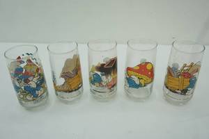 lot 134 image: Vintage Smurfs Glasses 1982 & 1983