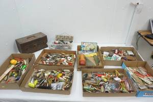 lot 139 image: Large Collection of Vintage Fishing Tackle