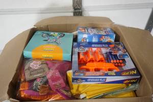 lot 173 image: ALL NEW ITEMS Kids, Toys, Crafts, Pool Floats, Comforter