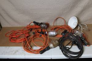 lot 29 image: Lot of 6 Vintage Trouble Lights and Extension Cords Assortment