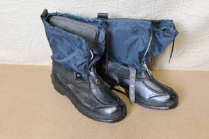 lot 31 image: Explorers Size 13 Steel Shank Winter Boots with Liner