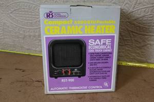 lot 59 image: Royal Sovereign RST-900 Compact 5200 BTU Portable Ceramic Heater
