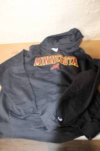 lot 101 image: Champion Minnesota 2XL Black Hoodie Sweatshirt