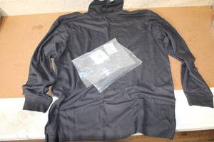 lot 116 image: L.L. Bean Black Turtleneck Shirt Size XL Tall