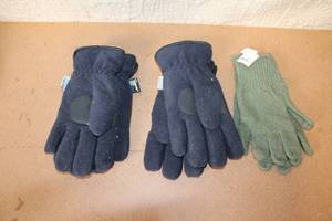 lot 129 image: Set of 3 Pairs Winter Gloves Assorted Styles Including Waterproof