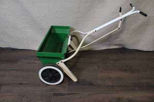 lot 155 image: Manual Push Lawn Seed Spreader with Metal Hopper