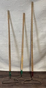 lot 164 image: Set of 3 Metal Garden Rakes with Wooden Handles