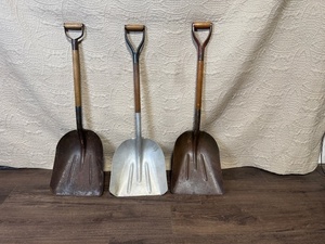 lot 169 image: Set of 3 Heavy Duty Metal Scoop Shovels with Wooden Handles