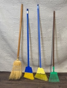 lot 171 image: Set of 4 Cleaning Tools with Brooms and Small Garden Rake