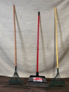 lot 176 image: Lot of 3 Leaf Rakes with Metal and Plastic Heads