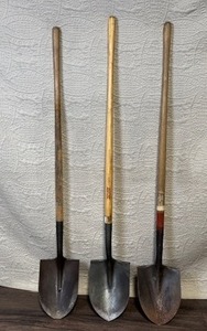 lot 178 image: Set of 3 Long Handle Digging Shovels with Wood Handles