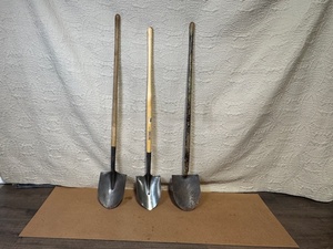 lot 187 image: Set of 3 Garden Shovels with Wood Handles