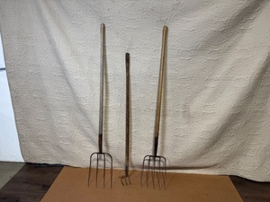 lot 190 image: Set of 3 Vintage Pitchforks and Cultivator Hand Tools with Wood Handles