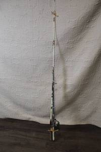 lot 317 image: Set of 3 Vintage Fishing Rods with Zebco 33 Classic Reel