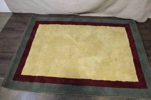 lot 319 image: Creative Accents Area Rug with Green and Burgundy Border