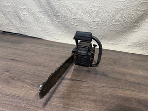 lot 328 image: Craftsman 3.3 20-Inch Gas Chainsaw