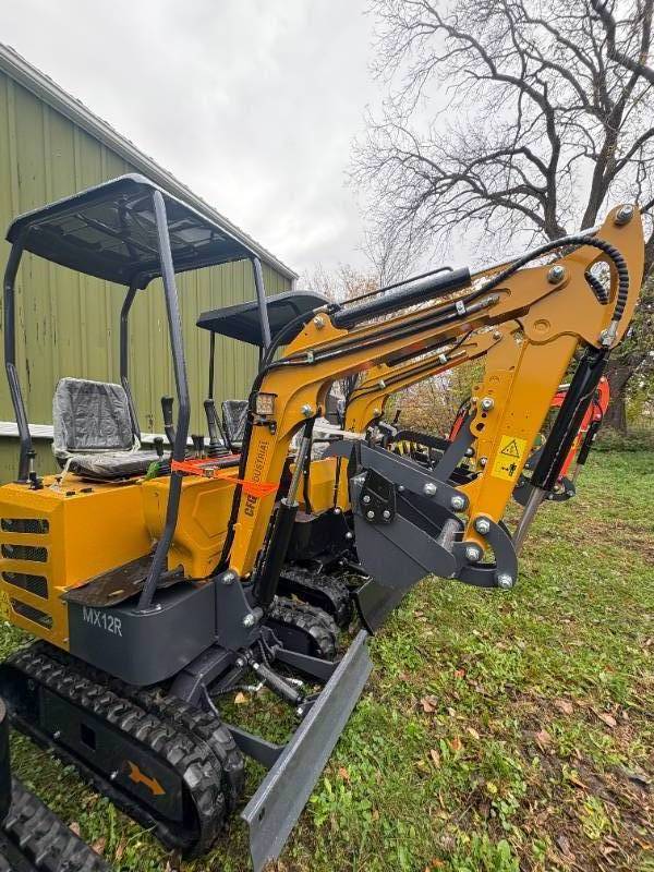 lot 1078 image: 2025 CFG Mini Excavator MX12R