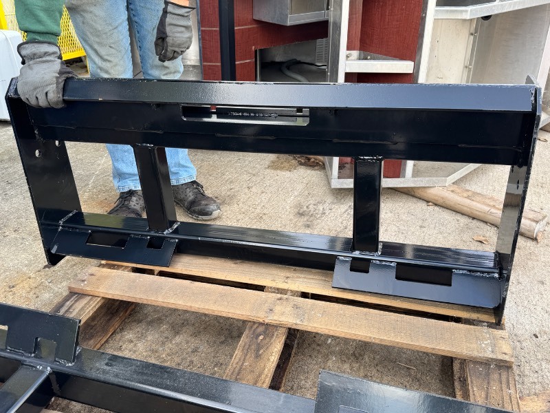 lot 4992 image: Wolverine Pallet Fork Frame (PFF2-13-45W)