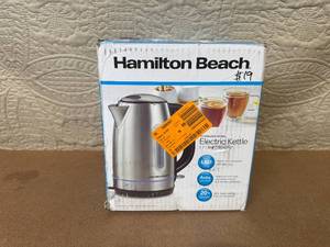 lot 39 image: Hamilton Beach Stainless Steel 1.7L Electric Kettle
