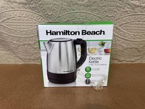 lot 61 image: Hamilton Beach Electric Kettle 1 Liter Capacity