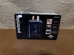 lot 79 image: Proctor Silex 2-Slice Toaster Black