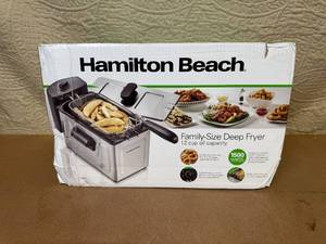 lot 93 image: Hamilton Beach Family-Size Deep Fryer 12 Cup 1500W in Box