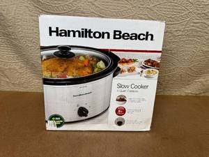 lot 110 image: Hamilton Beach 5 Quart Slow Cooker in Box
