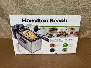 lot 112 image: Hamilton Beach Family-Size Deep Fryer 12 Cup Capacity 1500 Watts