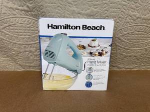 lot 127 image: Hamilton Beach 6-Speed Hand Mixer with Snap-On Case