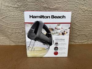 lot 130 image: Hamilton Beach 6-Speed Hand Mixer with Snap-On Case