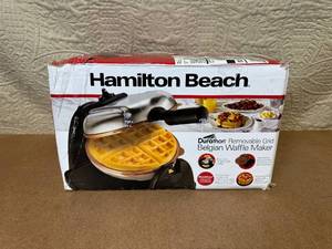 lot 131 image: Hamilton Beach Belgian Waffle Maker with Removable Grid