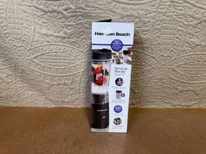 lot 140 image: Hamilton Beach Personal Blender.