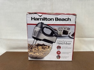 lot 400 image: Hamilton Beach 6 Speed Hand Mixer with Attachments