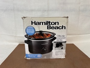 lot 432 image: Hamilton Beach 2.8L Slow Cooker with Stoneware Pot and Glass Lid