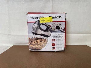 lot 442 image: Hamilton Beach 6-Speed Hand Mixer in Box