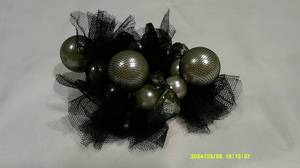 lot 15 image: 3 Pearl Bead Bracelets