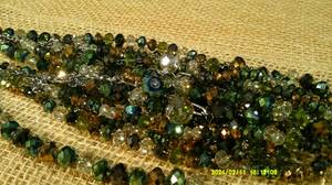 lot 41 image: Green Necklace & Bracelet