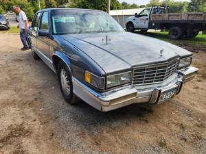 lot 59 image: 1993 Cadillac Coupe de Ville 4 Door Sedan