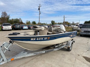 lot 1 image: 2003 Crestliner 1600 Angler