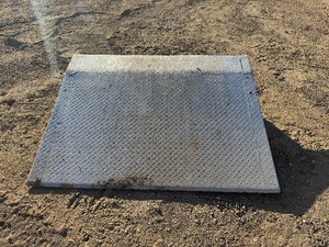 lot 28 image: Dock Plate. 5 x 48